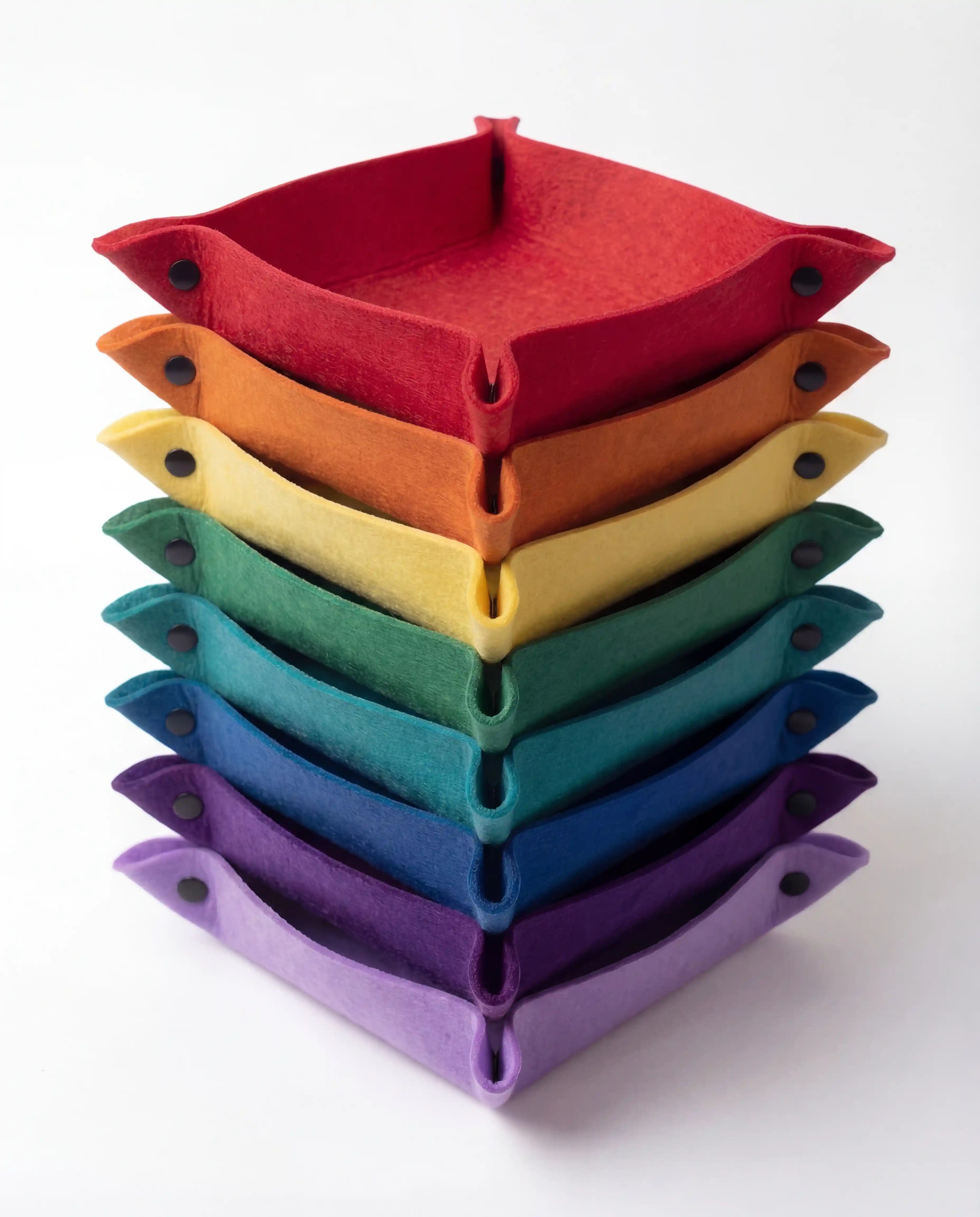 Set de 8 plateaux de tri pour puzzle en feutre haute densité, organisés en un dégradé de couleurs complet, idéal pour séparer les nuances chromatiques des puzzles de 1000 à 1500 pièces.