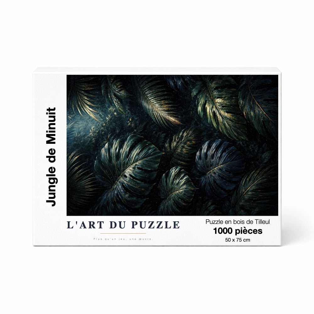 Boîte de puzzle en bois 1000 pièces - Jungle de Minuit par L'Art du Puzzle. Illustration tropicale nocturne avec feuillages luxuriants. Support en bois de tilleul (basswood) de 2 mm avec impression UV haute définition et finition brillante.